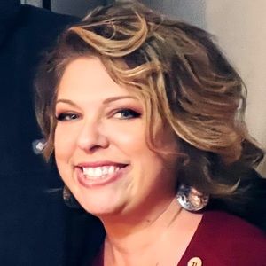 Meet your Posher, Nickie